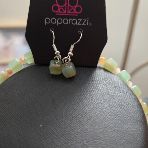 Elegant Beaded Necklace with Gold Accents - Picture 3 of 3